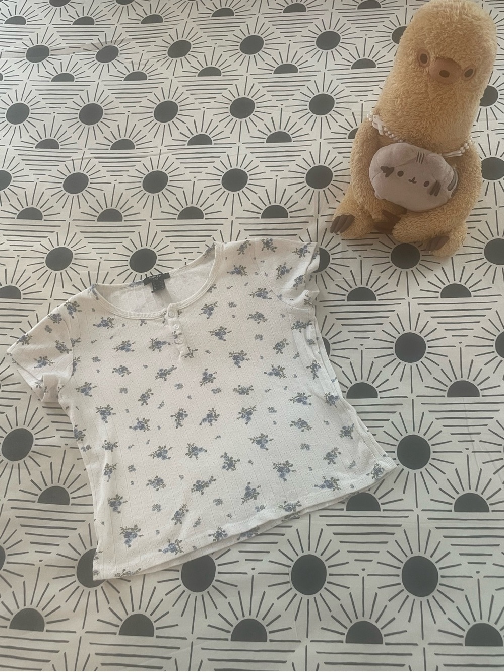 Adorable F21 White Ditsy Floral Tee (Girl’s Sz. 11/12) FINAL PRICED ITEM